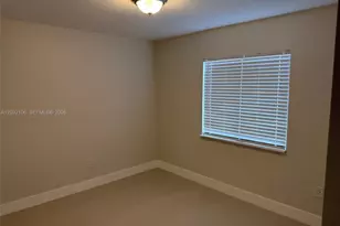 1181 NW 100th St, Miami, FL 33150 - Photo 9