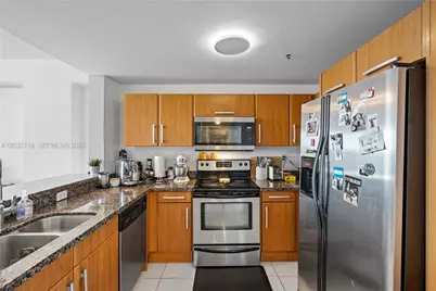 6362 Collins Ave #312, Miami Beach, FL 33141 - Photo 9