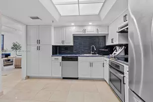 520 Brickell Key Dr, Miami, FL 33131 - Photo 17