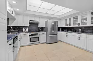 520 Brickell Key Dr, Miami, FL 33131 - Photo 15