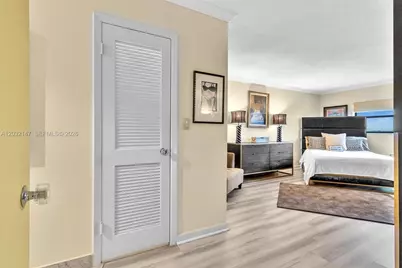 800 NE 195th St #710, Miami, FL 33179 - Photo 11