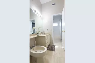 15106 NW 89th Ct, Miami Lakes, FL 33018 - Photo 37
