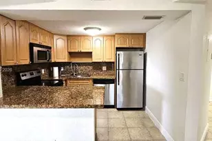 8290 Lake Dr, Doral, FL 33166 - Photo 5