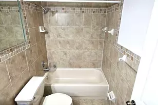 8290 Lake Dr, Doral, FL 33166 - Photo 17