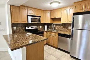 8290 Lake Dr, Doral, FL 33166 - Photo 7