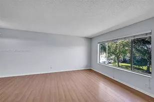 906 Twin Lakes Dr, Coral Springs, FL 33071 - Photo 9