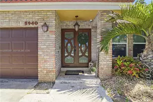 5940 NW 52nd St, Coral Springs, FL 33067 - Photo 5
