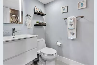 6423 Collins Ave #409, Miami Beach, FL 33141 - Photo 21