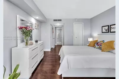 6423 Collins Ave #409, Miami Beach, FL 33141 - Photo 25