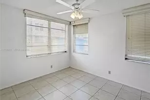 9531 Seagrape Dr, Davie, FL 33324 - Photo 13