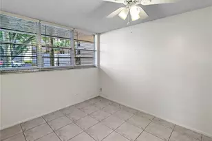 9531 Seagrape Dr, Davie, FL 33324 - Photo 15