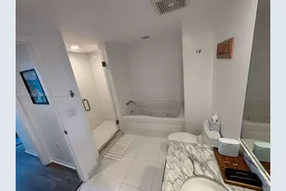 55 SE 6th St #1208, Miami, FL 33131 - Photo 9