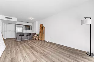55 SE 6th St, Miami, FL 33131 - Photo 5