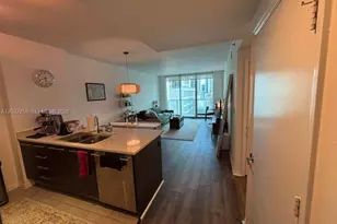 55 SE 6th St, Miami, FL 33131 - Photo 7