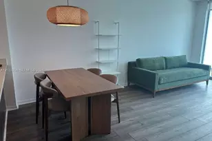 55 SE 6th St, Miami, FL 33131 - Photo 13