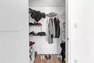 55 SE 6th St, Miami, FL 33131 - Photo 21