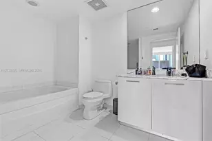 55 SE 6th St, Miami, FL 33131 - Photo 23