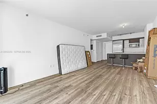 55 SE 6th St, Miami, FL 33131 - Photo 9