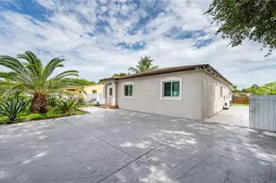 1507 NW 100th St, Miami, FL 33147 - Photo 5