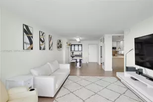 100 Bayview Dr, Sunny Isles Beach, FL 33160 - Photo 13