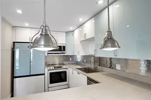 100 Bayview Dr, Sunny Isles Beach, FL 33160 - Photo 5