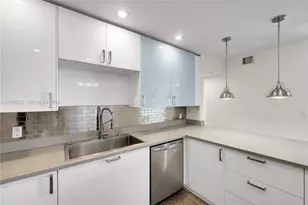 100 Bayview Dr, Sunny Isles Beach, FL 33160 - Photo 7