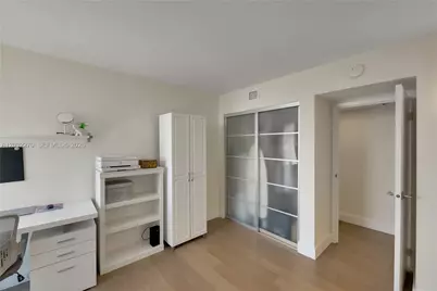 100 Bayview Dr #1008, Sunny Isles Beach, FL 33160 - Photo 21