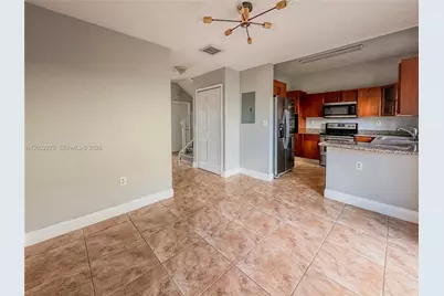 17866 NW 74th Ct, Hialeah, FL 33015 - Photo 19