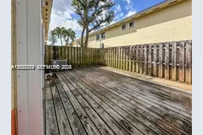 17866 NW 74th Ct, Hialeah, FL 33015 - Photo 45