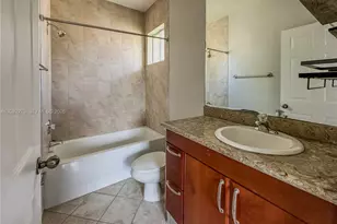 17866 NW 74th Ct, Hialeah, FL 33015 - Photo 29