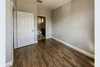 17866 NW 74th Ct, Hialeah, FL 33015 - Photo 27