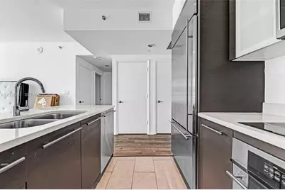 55 SE 6th St #1208, Miami, FL 33131 - Photo 5