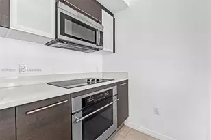 55 SE 6th St, Miami, FL 33131 - Photo 11