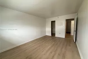 12215 W Dixie Hwy, North Miami, FL 33161 - Photo 9