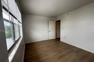 12215 W Dixie Hwy, North Miami, FL 33161 - Photo 5