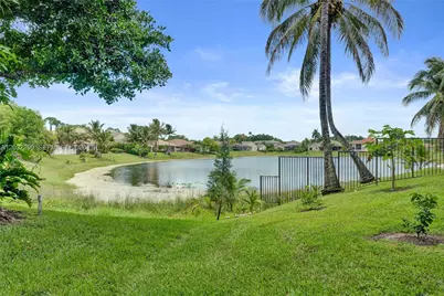 8269 NW 40th Ct, Coral Springs, FL 33065 - Photo 29
