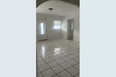 2467 NW 103rd St, Miami, FL 33147 - Photo 3