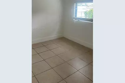 2467 NW 103rd St, Miami, FL 33147 - Photo 13