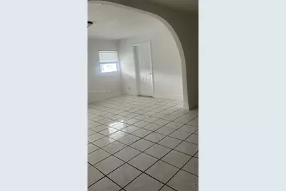 2467 NW 103rd St, Miami, FL 33147 - Photo 11