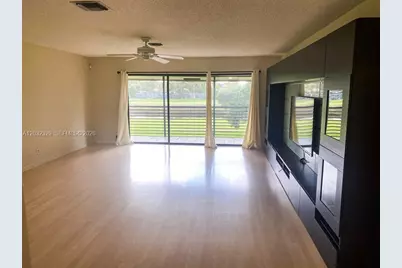 125 S Laurel Dr #506, Margate, FL 33063 - Photo 3