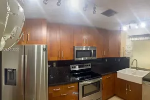 125 S Laurel Dr, Margate, FL 33063 - Photo 9