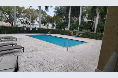 8430 SW 8th St #307B, Miami, FL 33144 - Photo 15