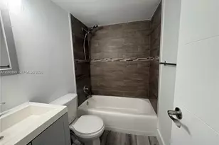 7545 E Treasure Dr, North Bay Village, FL 33141 - Photo 21