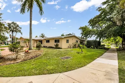 1701 NW 106th Ave, Pembroke Pines, FL 33026 - Photo 9
