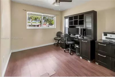 1701 NW 106th Ave, Pembroke Pines, FL 33026 - Photo 15