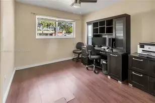 1701 NW 106th Ave, Pembroke Pines, FL 33026 - Photo 15