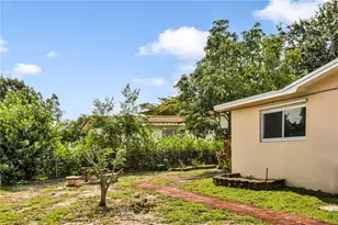 1701 NW 106th Ave, Pembroke Pines, FL 33026 - Photo 7