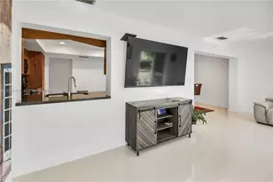 1701 NW 106th Ave, Pembroke Pines, FL 33026 - Photo 23