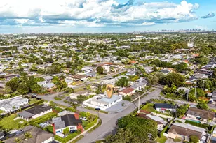 9365 SW 44th St, Miami, FL 33165 - Photo 1