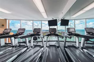 300 South Pointe Dr, Miami Beach, FL 33139 - Photo 33